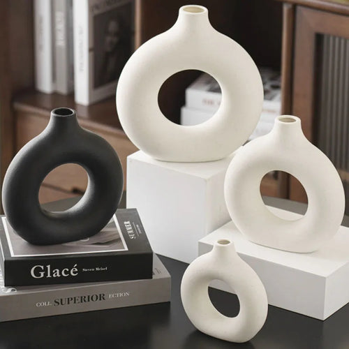 Elegant Donut-Shaped Flower Vase